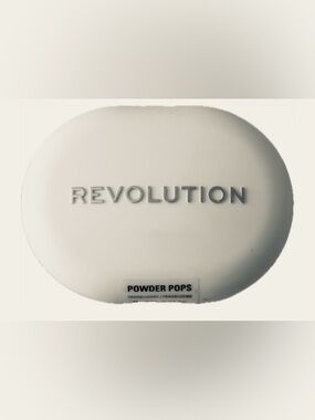 NWT Revolution Powder Pops Instant Blur Setting Powder Translucent-Wt. 0.17 Oz